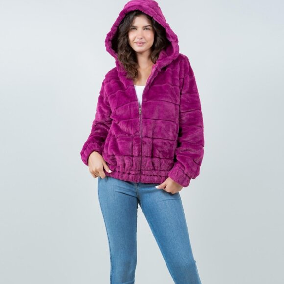 Jackets & Blazers - NWT Women’s Purple Tiered Faux Fur Hooded Jacket Plush Cozy Winter Coat L/XL
